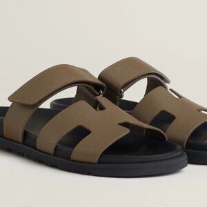 Hermes Chypre sandal in étoupe
